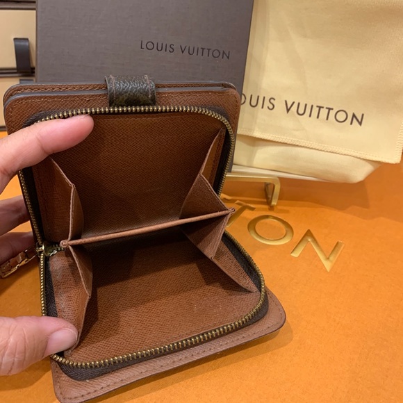 Louis Vuitton Monogram Compact Zip Bifold Wallet - Picture 14 of 16